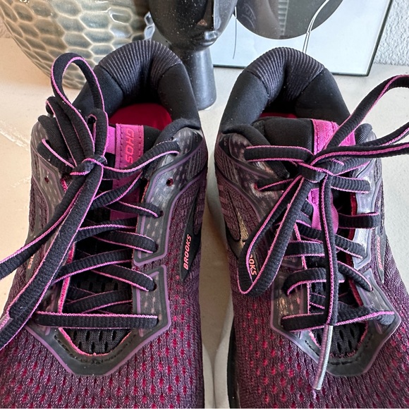 Brooks Ghost 12 Running Shoes (Size 7) - Picture 4 of 10